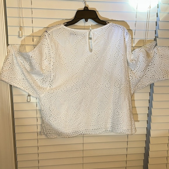 EUC, Ralph Lauren embroidered blouse, lined with with cut-outs - Picture 3 of 8